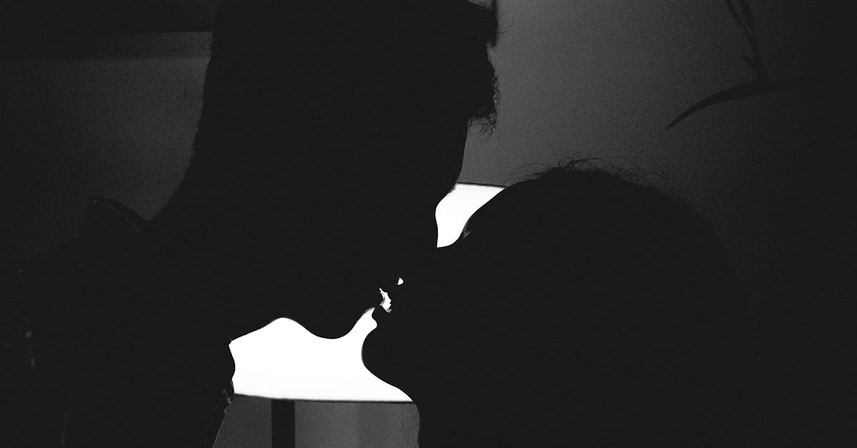 Casal em momento íntimo representando dicas práticas e exemplos de conexão