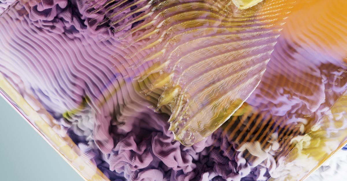 Computador com elementos digitais representando inteligência artificial e tecnologia