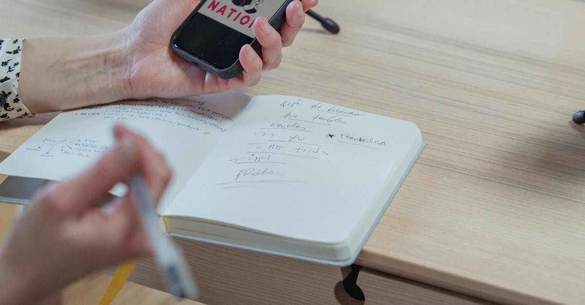 Conceito visual representando a criação de marca autêntica para criadores de conteúdo adulto