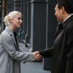 Imagem conceitual de confiança em plataformas de conteúdo adulto digital