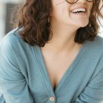 Conceito visual de automação e vendas de conteúdo adulto com tecnologia digital