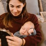 Conceito visual de segurança na monetização de conteúdo adulto online