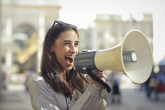 Imagem conceitual representando conteúdo adulto de forma elegante e atraente