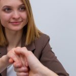 Imagem conceitual representando estratégias de marketing para conteúdo adulto digital