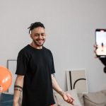 Interface de plataforma digital para conteúdo adulto, com design moderno e atraente